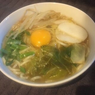 じゃがいも、キャベツ、月見味噌ラーメン